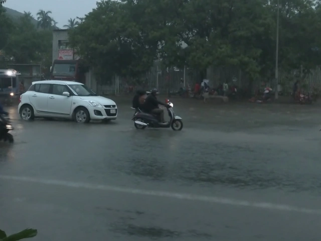 उत्तर प्रदेश में मॉनसून की अनोखी एंट्री, सोनभद्र समेत 40 जिलों में भारी बारिश की चेतावनी